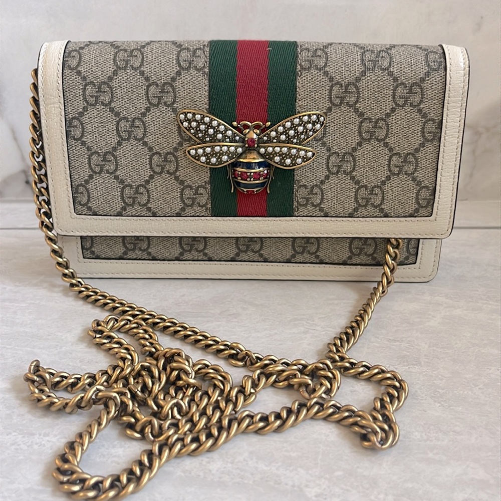 Authentic! Gucci Beige GG Supreme Canvas Web Queen Margaret Chain Wallet